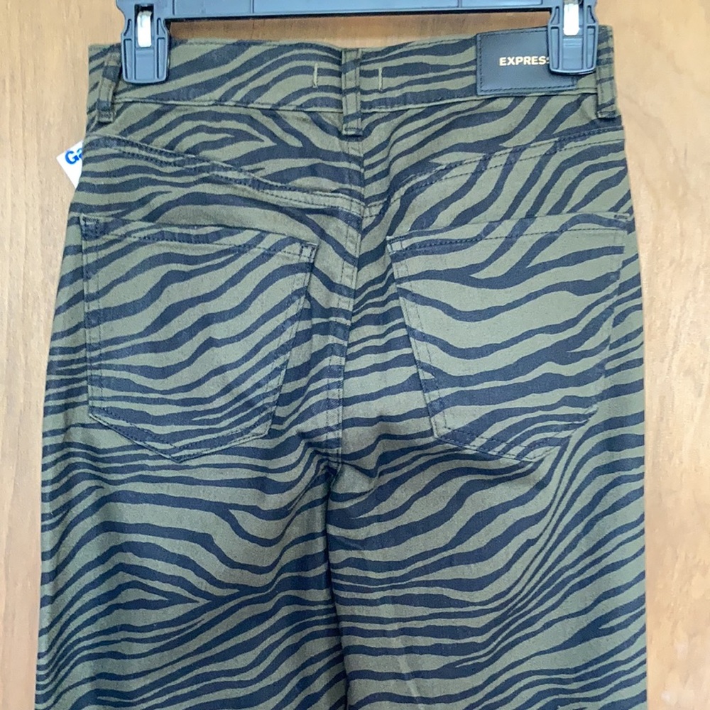 Express super high rise straight olive green black zebra animal print jean 0 - Picture 7 of 16
